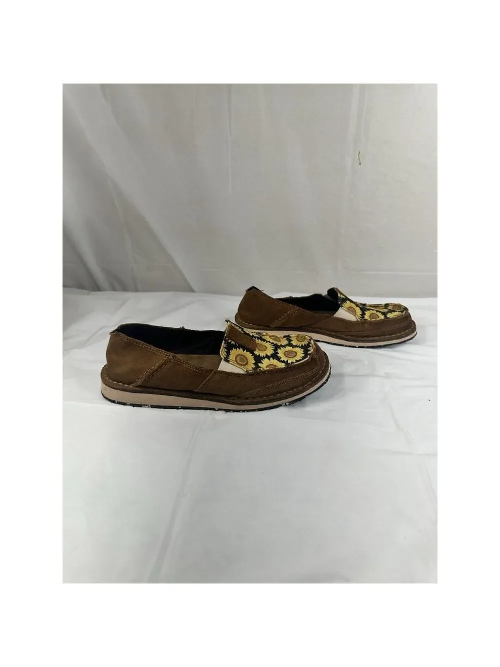 Ariat Cruiser Sunflowers Women's Size 7.5 Suede Peanut Field of Sun Slip On Flat